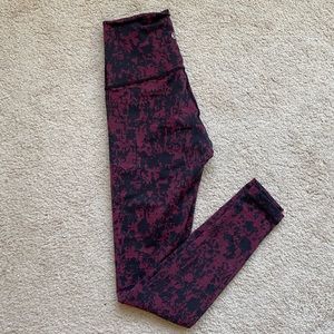 Lululemon Burgundy and Black Wonder Unders